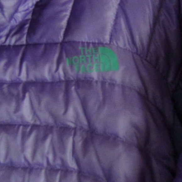 The North Face Lavender Women's Lightweight Cold Weather Puffer Jacket S - Picture 14 of 15